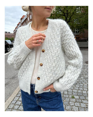 PetiteKnit Jenny Jacket V-neck -neuleohje (English)