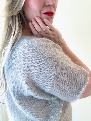 Poolaknits: Bloom V-neck -neulepaitakurssi