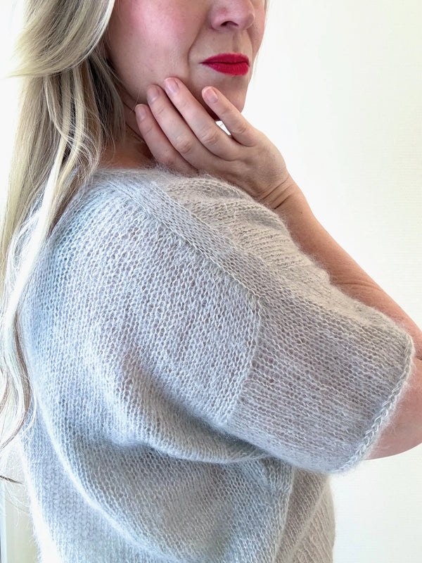 Poolaknits: Bloom V-neck -neulepaitakurssi