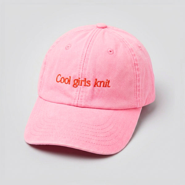 Sunday Knitting Club Cool girls knit -lippis (puuteriroosa)