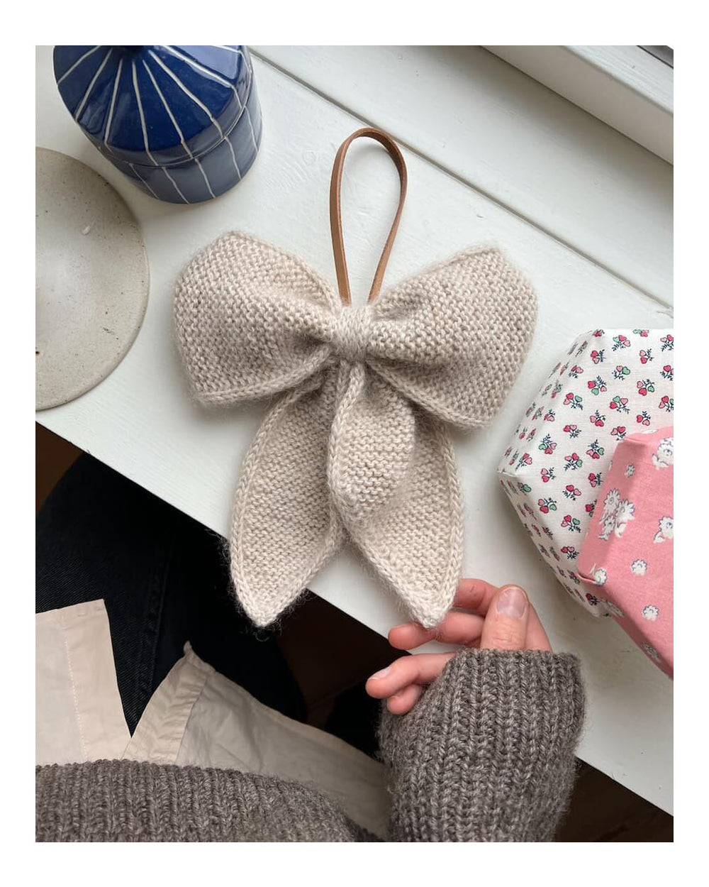 December Bow by PetiteKnit -workshop