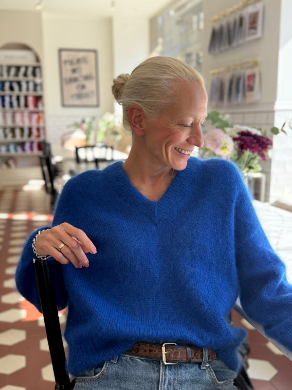 Sunday Knitting Club: PetiteKnit Stockholm Sweater V-neck -neulekurssi