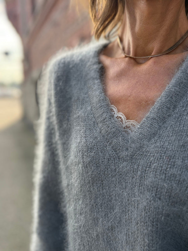 Marilyn V-neck Sweater - ENG (PDF)