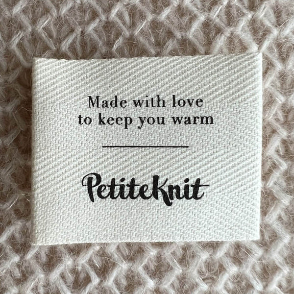 PetiteKnit "Made with love to keep you warm" vaatemerkki
