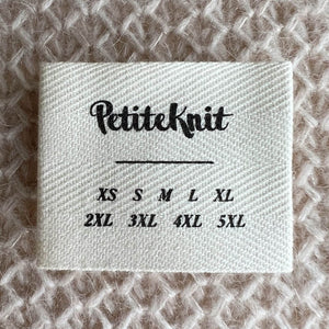 PetiteKnit Label with Sizes (vaatemerkki kokomerkinnöillä)